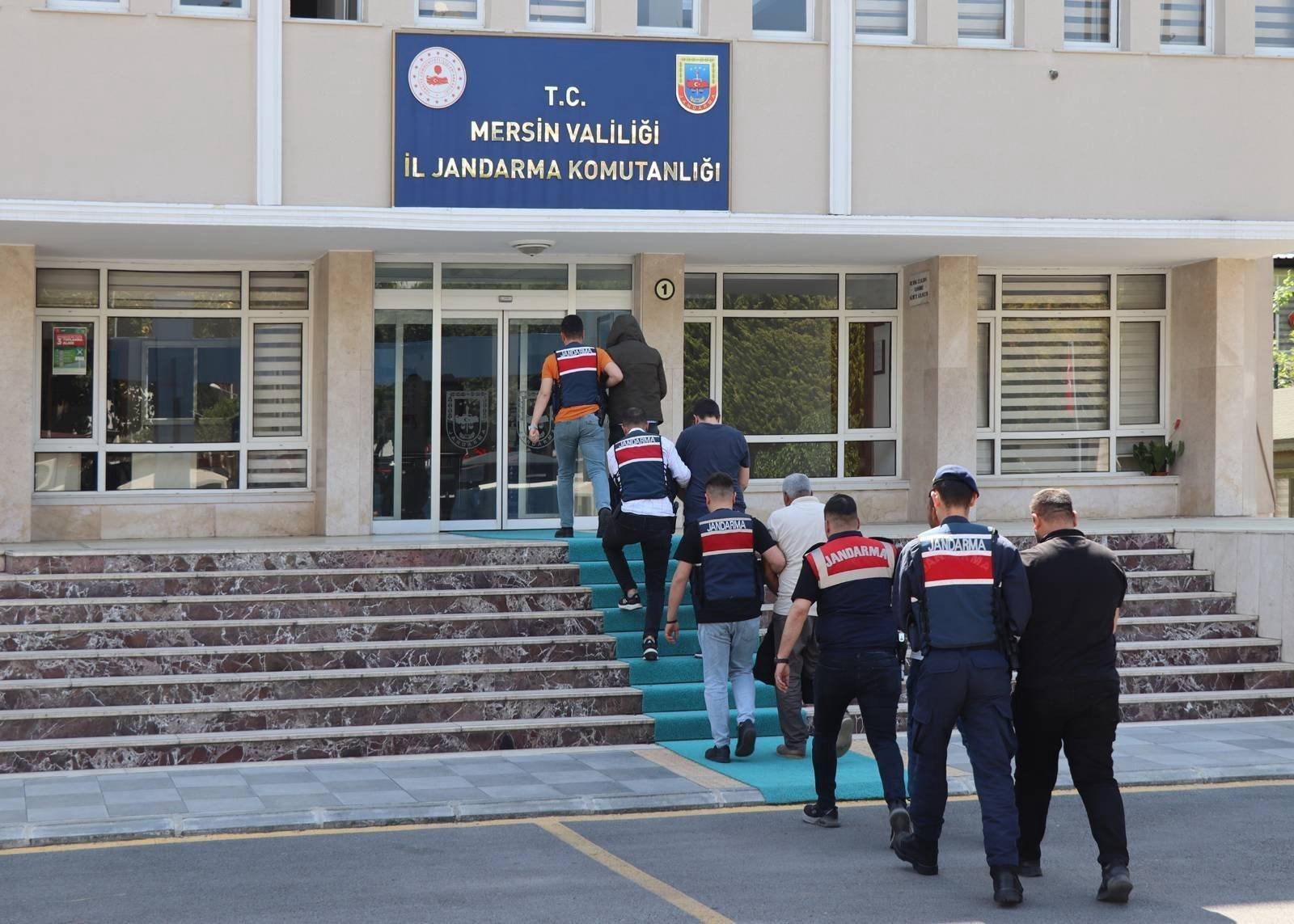 Mersin'de yasa dışı bahis operasyonunda 5 gözaltı