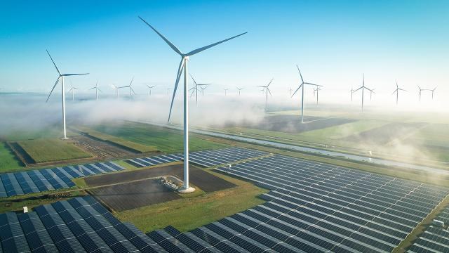 Güneş ve rüzgar enerjisi kapasitesi rekor kırdı