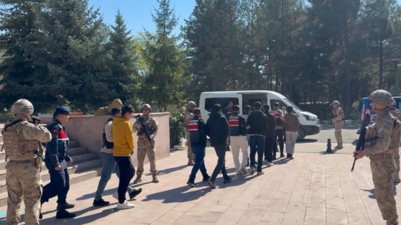 Kayseri’nin de aralarında bulunduğu 22 ilde DEAŞ operasyonu
