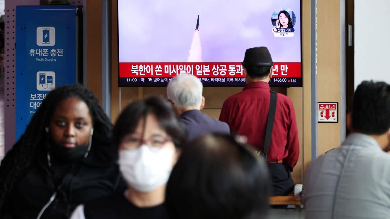 Japonya, iki üssüne ilk kez uzun menzilli füzeler konuşlandırdı