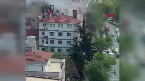 ANKARA Baz istasyonunda çıkan fabrikada bina çatısı zarar gördü