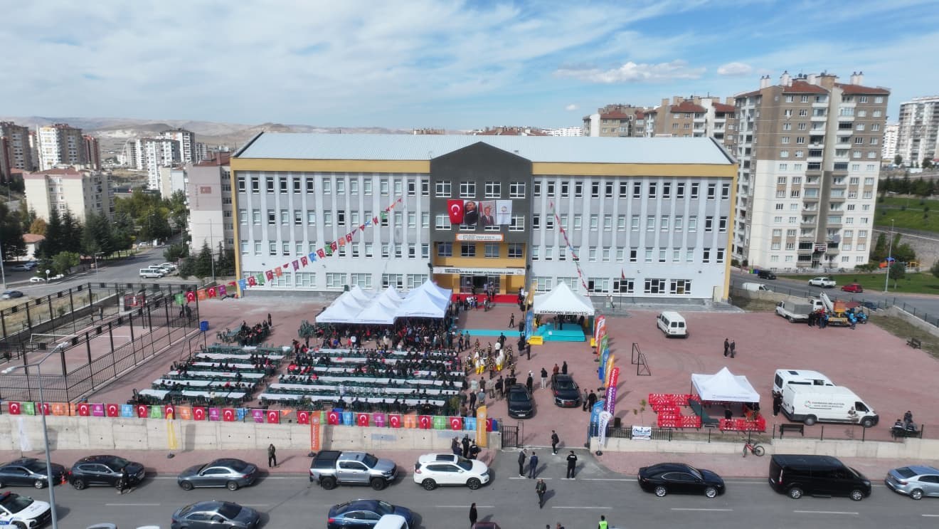 Kocasinan’da Türkan Altun ve Avukat Mehmet Altun Anadolu Lisesi açıldı 