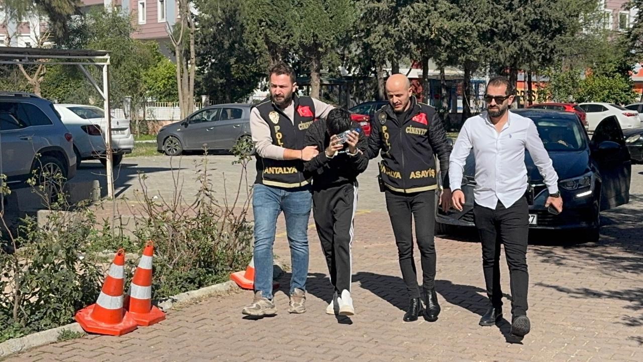 Antalya'da hamile eşini silahla yaralayan koca yakalandı